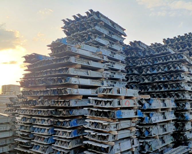 支保工部材画像